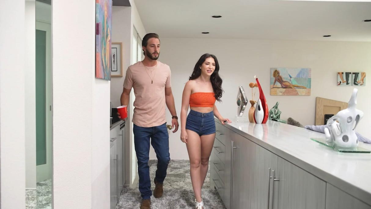 Cô bạn nhiều nước